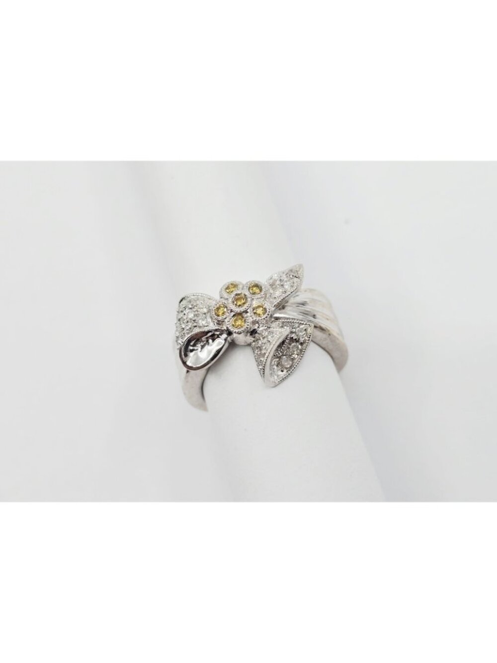 Beautiful 18K Karat Solid White Gold Yellow & White Diamond Bow Ring - Size 3.25 - Picture 4 of 16